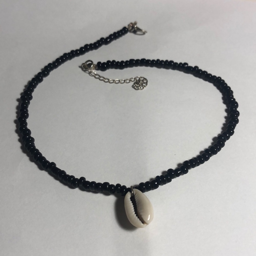 Shell necklace beaded choker